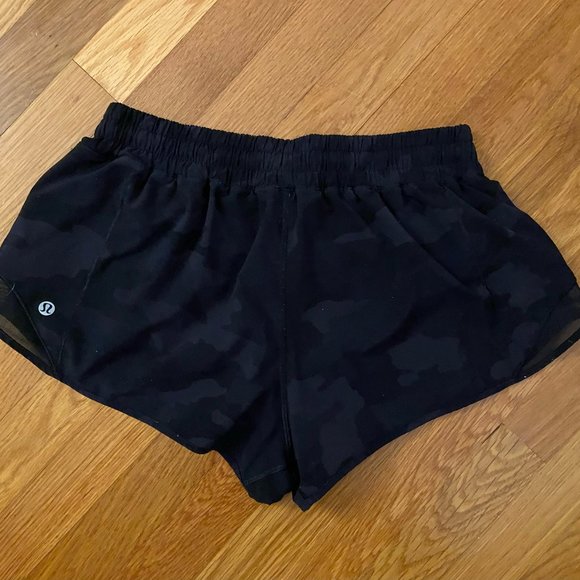Lululemon Hotty Hot Shorts LR 2.5" - Picture 4 of 4
